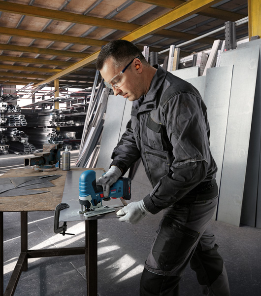 Bosch Akku-Stichsäge GST 18V-125 S, L-BOXX 136