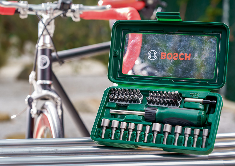 Bosch Schraubendreher-Set, 46-teilig, mit Bit Garage im Handgriff