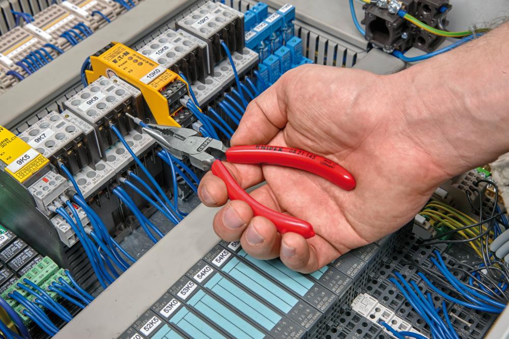 Knipex Spitz-Kombinationszange tauchisoliert 145mm