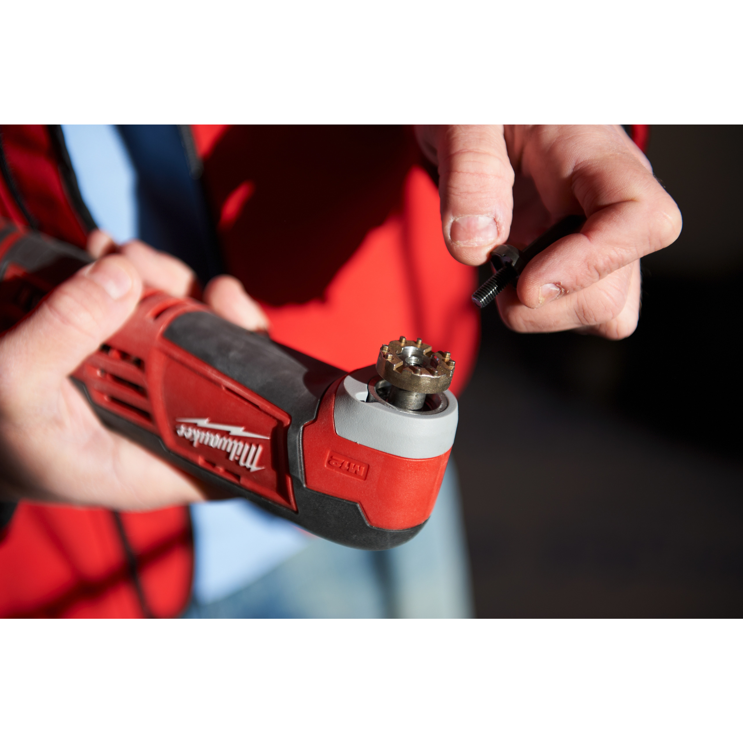 Milwaukee Akku-Multitool C12 MT/2.0 Ah