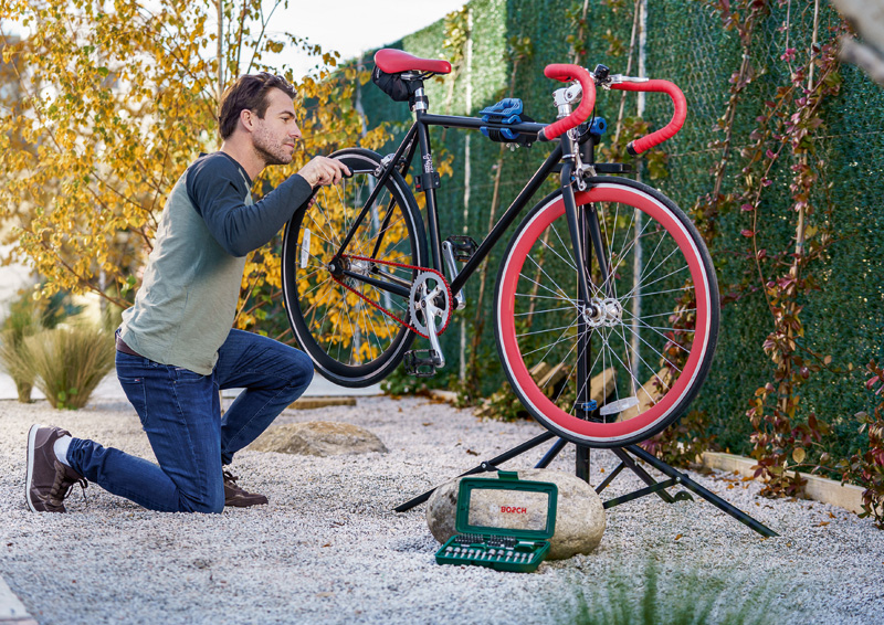 Bosch Schraubendreher-Set, 46-teilig, mit Bit Garage im Handgriff