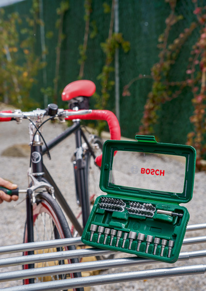 Bosch Schraubendreher-Set, 46-teilig, mit Bit Garage im Handgriff