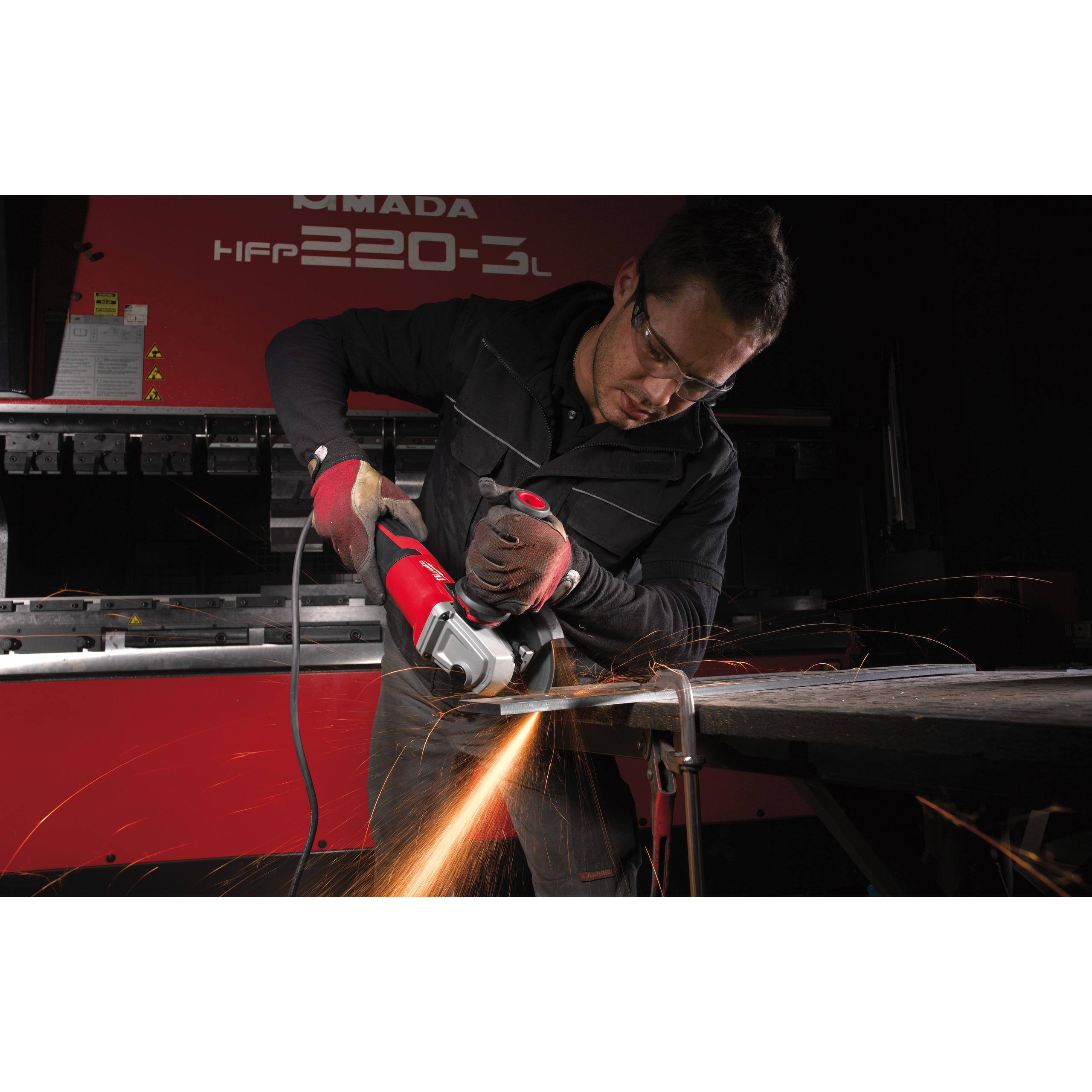 Milwaukee Winkelschleifer AGV 15-125 XE ProTec