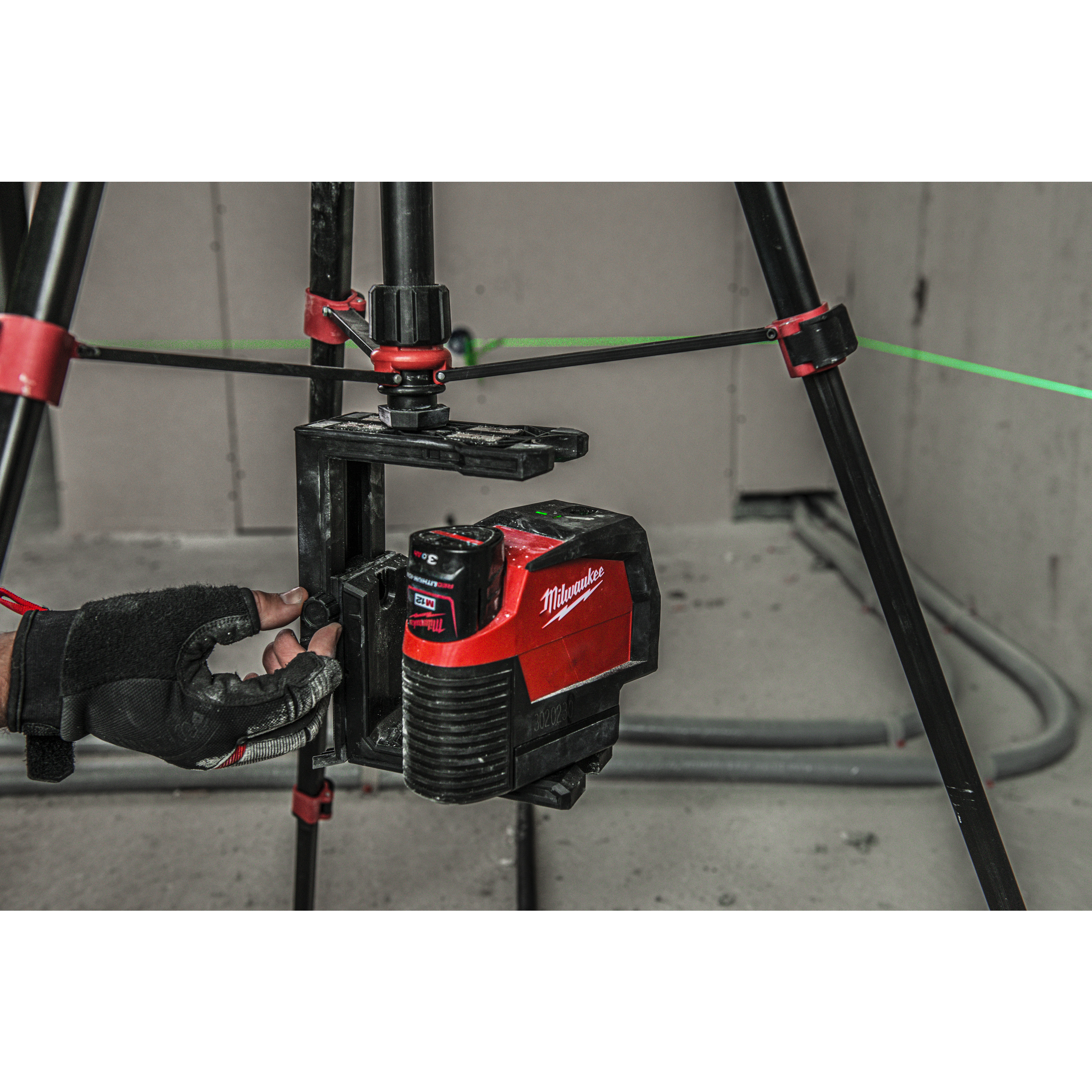 Milwaukee Akku-Kreuzlinienlaser 12 V M12CLLP-OC solo