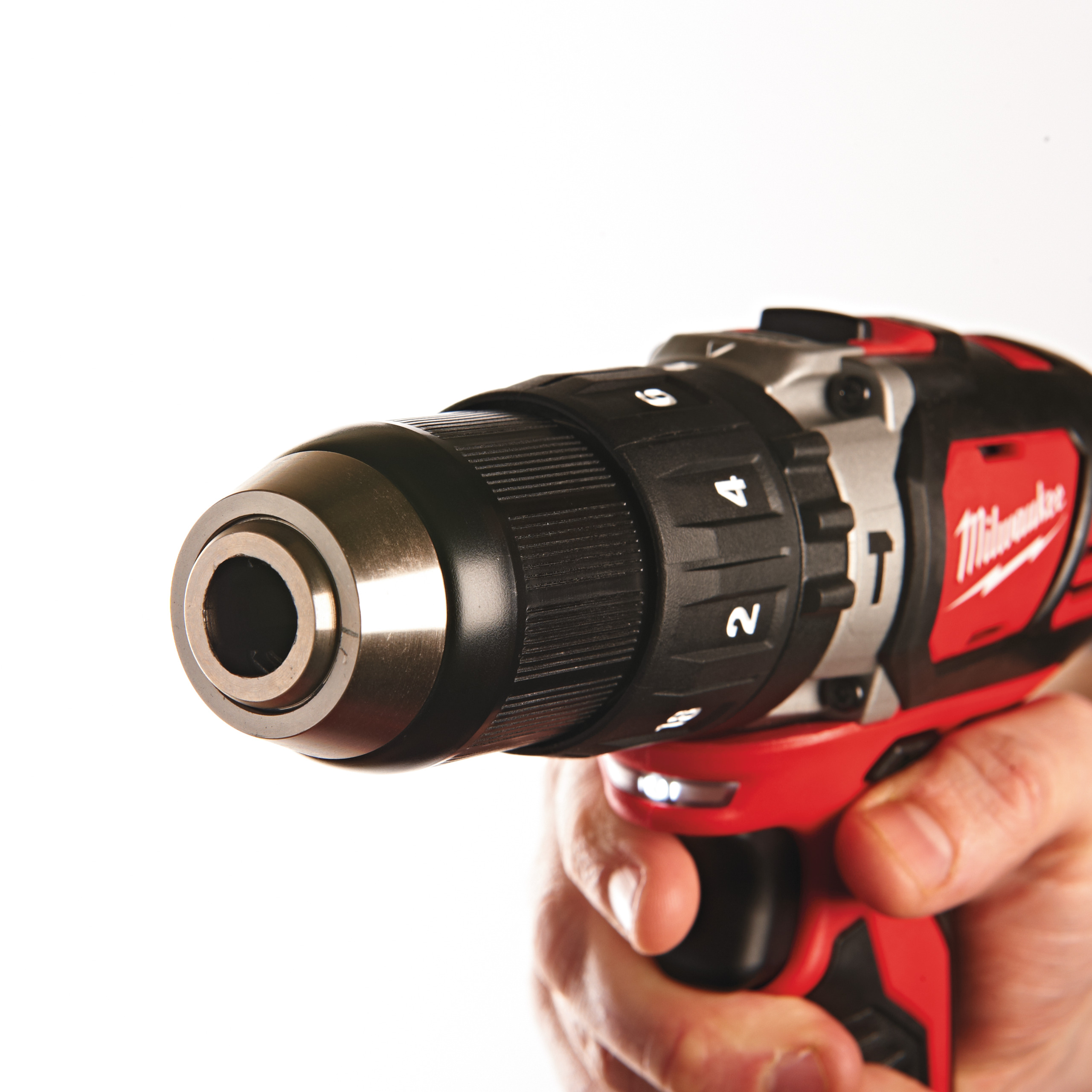 Milwaukee Akku-Schlagbohrschrauber M18 BPD/4.0 Ah + HD Box