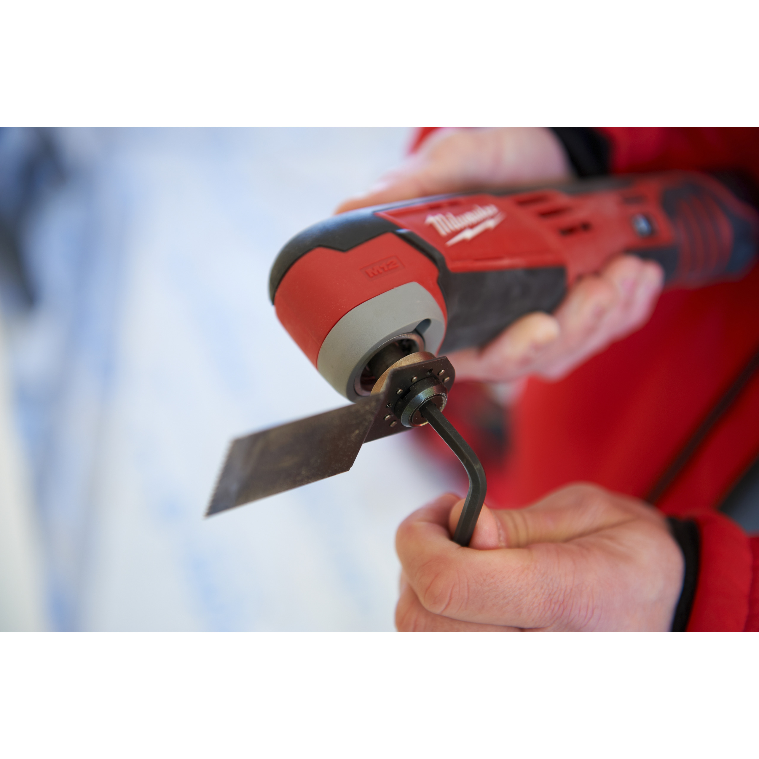Milwaukee Akku-Multitool C12 MT/2.0 Ah