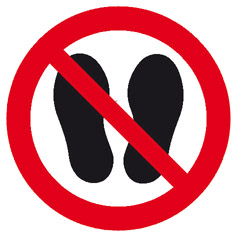 Verbotsschild „Betreten der Fläche verboten”