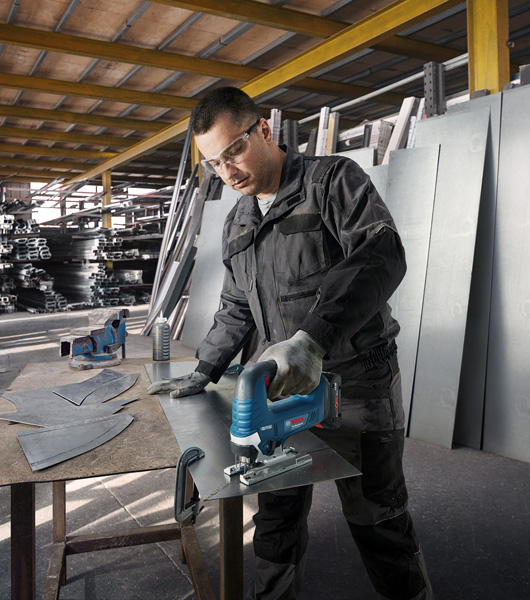 Bosch Akku-Stichsäge GST 18V-125 B, L-BOXX 136